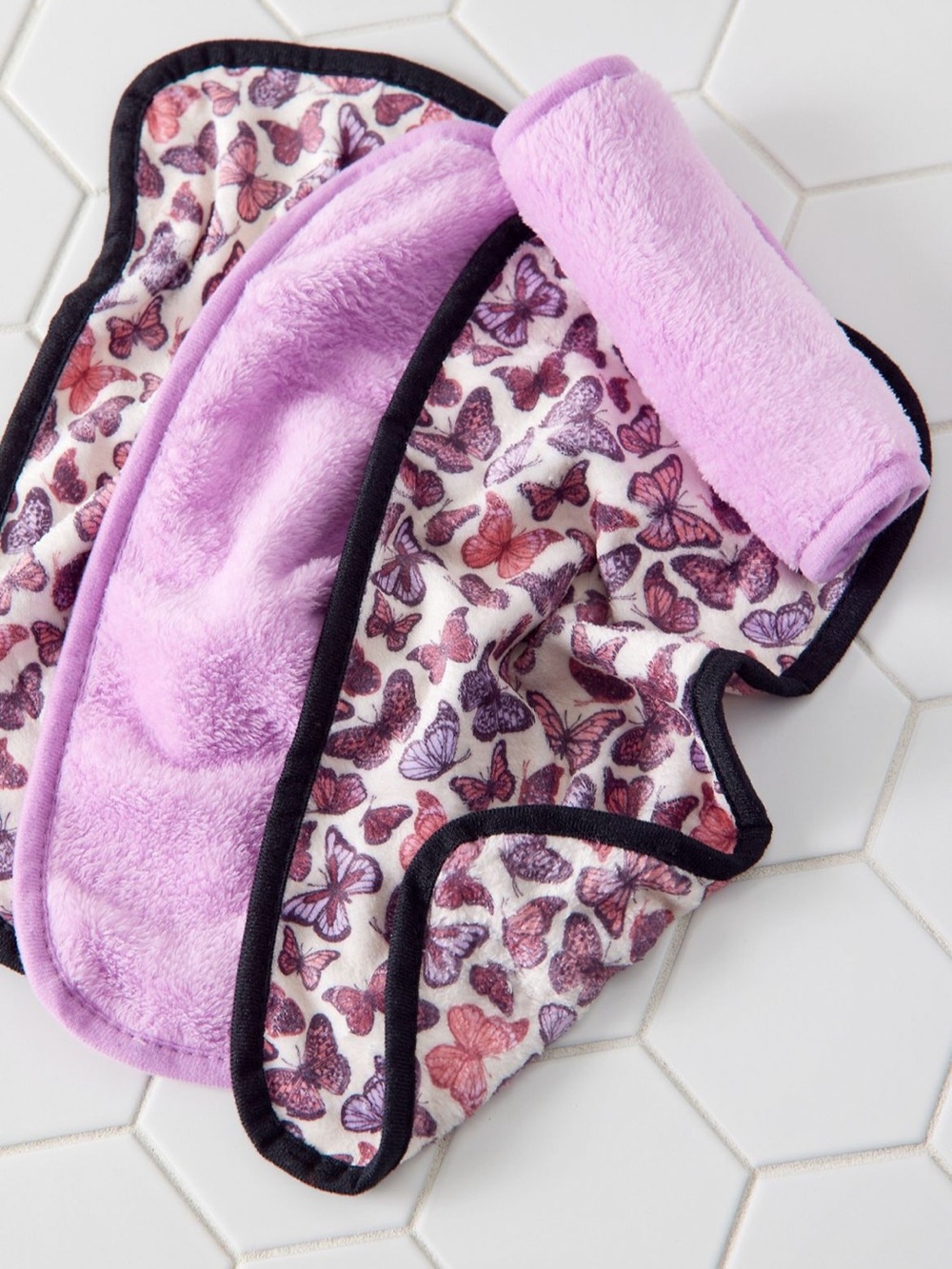 New NIB Erase Your Face Butterfly Print & Lilac Makeup Remover Cloths from UO